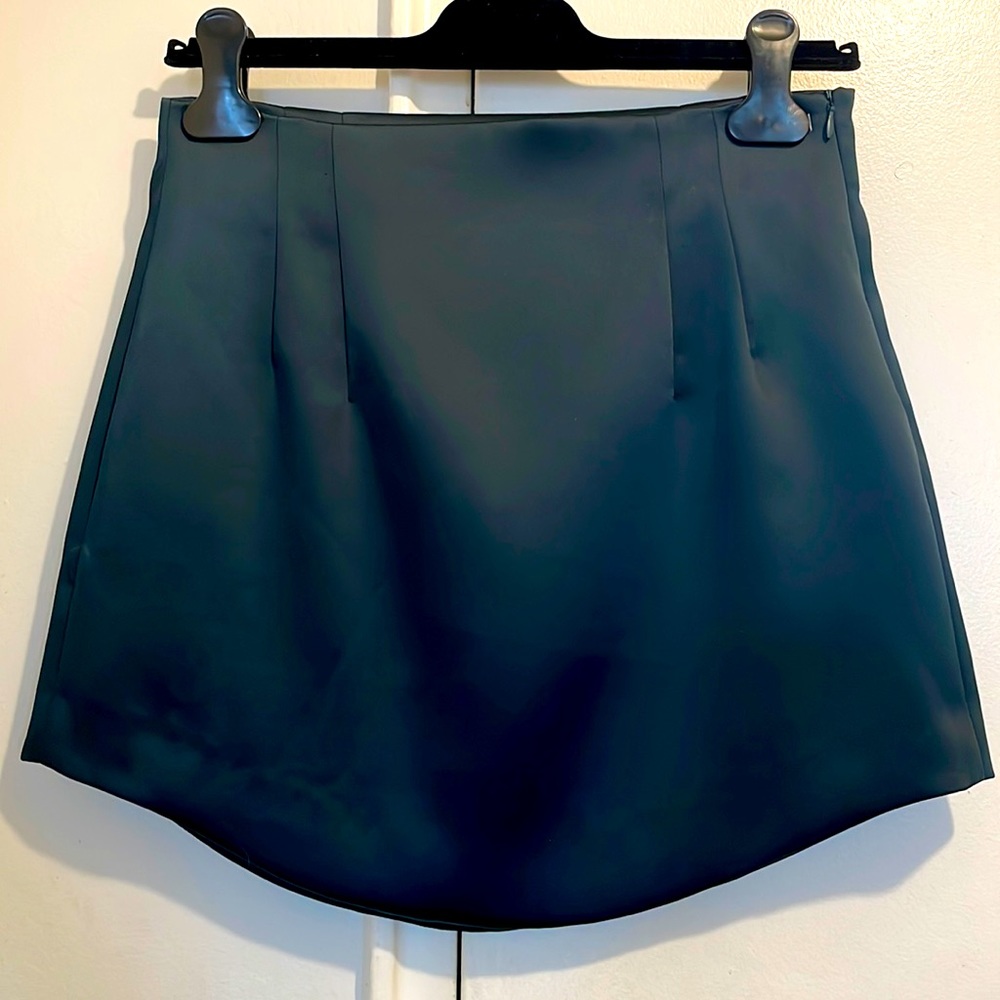 Beautiful teal green mini skirt!